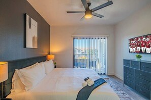2 chambres, fer et planche à repasser, Wi-Fi, draps fournis