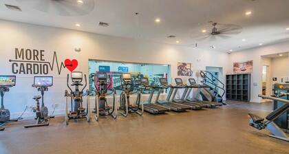 3Min To Stadium | Pool, Gym, Parking HotTub W/D