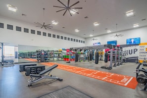Fitness facility - Near the Stadium with  Pool Gym Parking HotTub WD (Glendale)