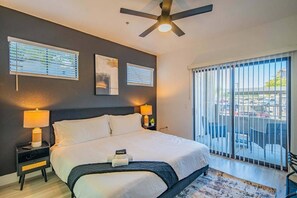 Room - Prime Location | Balcony, Pool, Gym, Parking, W/D (Glendale)