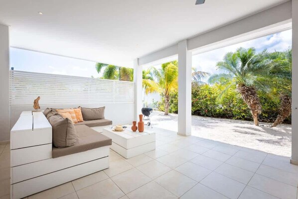 Terrace/patio - Casa di Mama - Ground floor 1-bedroom (Vista Royal)