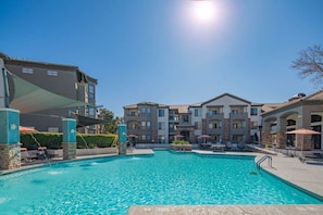 Pool - Steps to Stadium with Pool, Gym, Balcony, Parking, (Glendale)