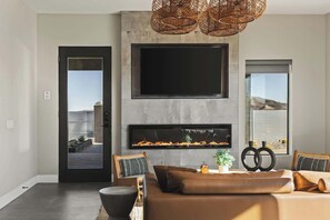 TV, fireplace, offices - Free Bird · Pool, Spa, Pickleball, Outdoor Lvg Rm! (Joshua Tree)