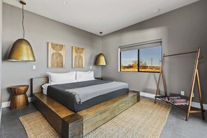 2 多间卧室、熨斗/熨衣板、WiFi、床单