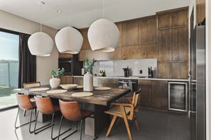 Fridge, oven, dishwasher, coffee/tea maker - Free Bird By The Cohost Company (Joshua Tree)