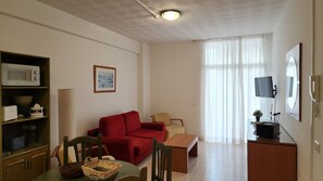 Living area - Ocean Dream Escape. Spacious apartment next to the sea in commercial area.  (Puerto de la Cruz)