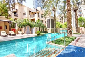 Outdoor pool - LUX  Burj Khalifa View Downtown Suite (Dubai)
