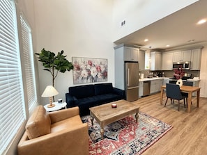 TV - NEW-Blues House-King Bd-Luxury Amenities-Fast WiFi (Lafayette)