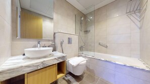 Hair dryer, towels - Aykon City - Sophisticated Two Bed in Business Bay (Business Bay)