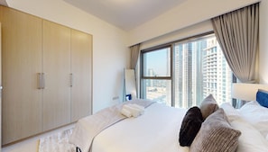 3 habitaciones, tabla de planchar con plancha, wifi y ropa de cama
