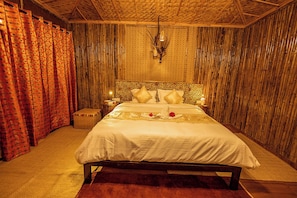 Nature Nest | Egyptian cotton sheets, premium bedding, down comforters - Bento The Nature Walk, Mukteshwar (Dhari)