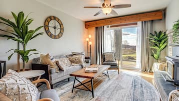 House (3 Bedrooms) | Front of property
