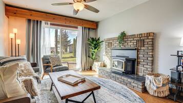 House (3 Bedrooms) | Interior