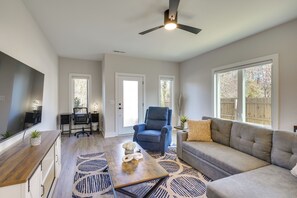 Apartment (3 Bedrooms) | Front of property