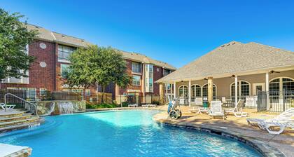 2 Mi to Texas A&m: Unit w/ Pool & Hot Tub Access