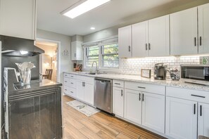 House (2 Bedrooms) | Interior - 16 Mi to Buckeye Lake: Family-friendly Newark Home (Newark)