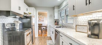 16 Mi to Buckeye Lake: Family-friendly Newark Home