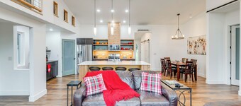 Waterfront Whidbey Island Hideaway w/ Beach Access
