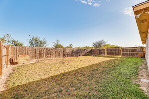 House (3 Bedrooms) | Interior - Convenient, Spacious & Peaceful: Home in Edinburg! (Edinburg)