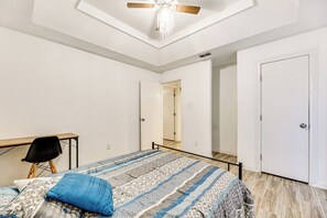House (3 Bedrooms) | Interior - Convenient, Spacious & Peaceful: Home in Edinburg! (Edinburg)