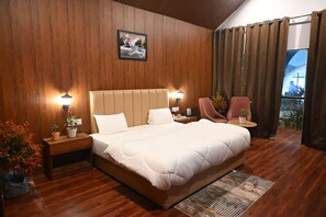 Habitación doble Confort (Vox Wooden) | Escritorio y wifi gratis