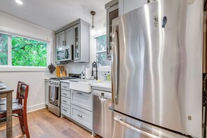 Apartment (1 Bedroom) | Interior - Steps to Atlanta Beltline: Apt w/ Patio Access! (Atlanta)