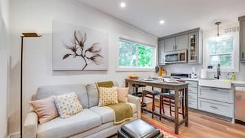 Apartment (1 Bedroom) | Interior