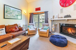 Apartment (3 Bedrooms) | Interior - Walk to Mt Snow: Cozy West Dover Condo (West Dover)