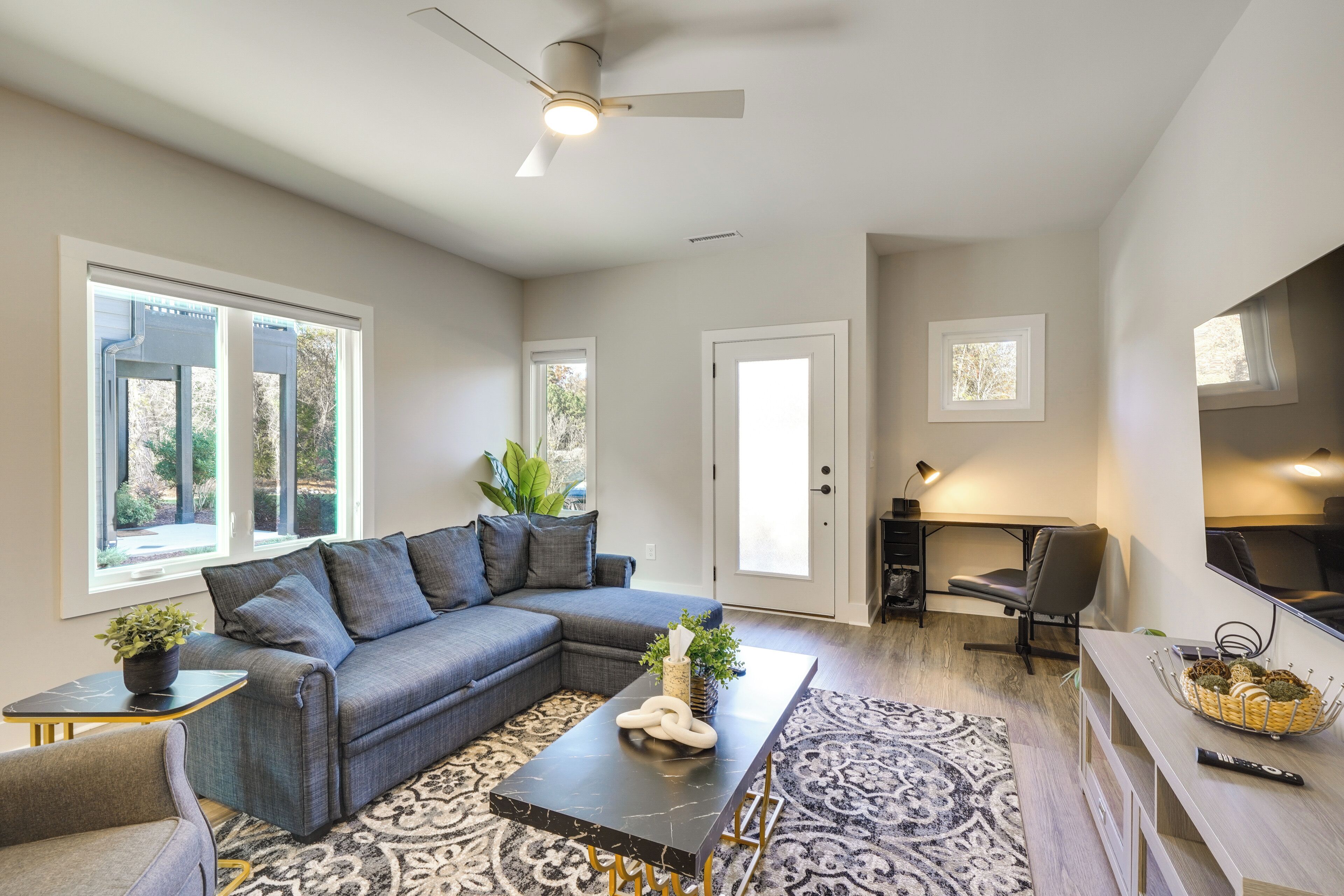 Apartemen (3 Bedrooms) | Bagian depan properti