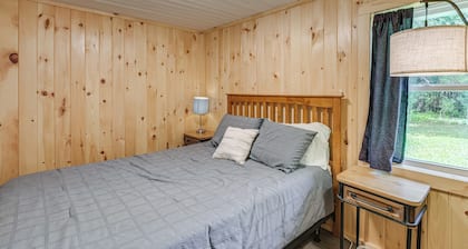 Waterfront Long Lake Retreat: Great for Families!