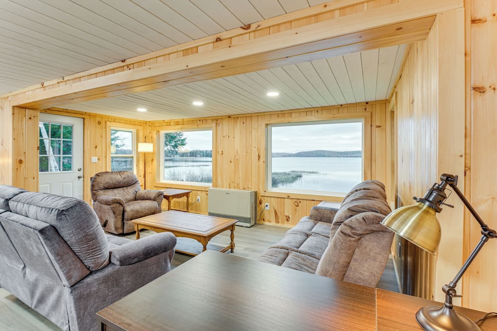 Waterfront Long Lake Retreat: Great for Families! - Winterville, ME