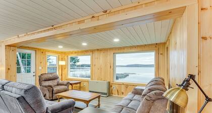 Waterfront Oasis: Family Retreat on Long Lake!