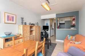 Apartment | Living area - Flat in Blankenberge With Marina Views (Blankenberge)