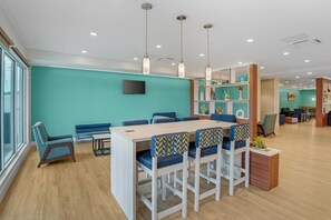 Lobby - MainStay Suites Chesapeake - Greenbrier (Chesapeake)