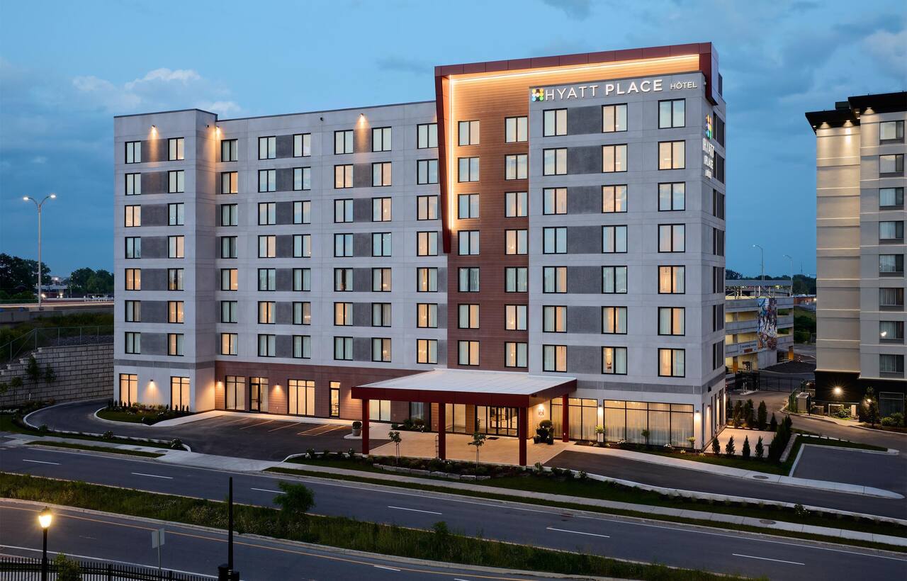 Hyatt Place Montreal Airport