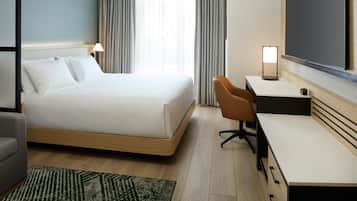 Room, 1 King Bed with Sofa bed | Hypo-allergenic bedding, in-room safe, desk, laptop workspace