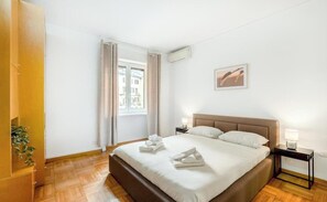 2 bedrooms, desk, iron/ironing board, free WiFi