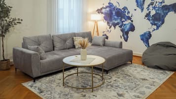 Smart TV 42 pulgadas con canales de televisiĂłn digitales, Netflix