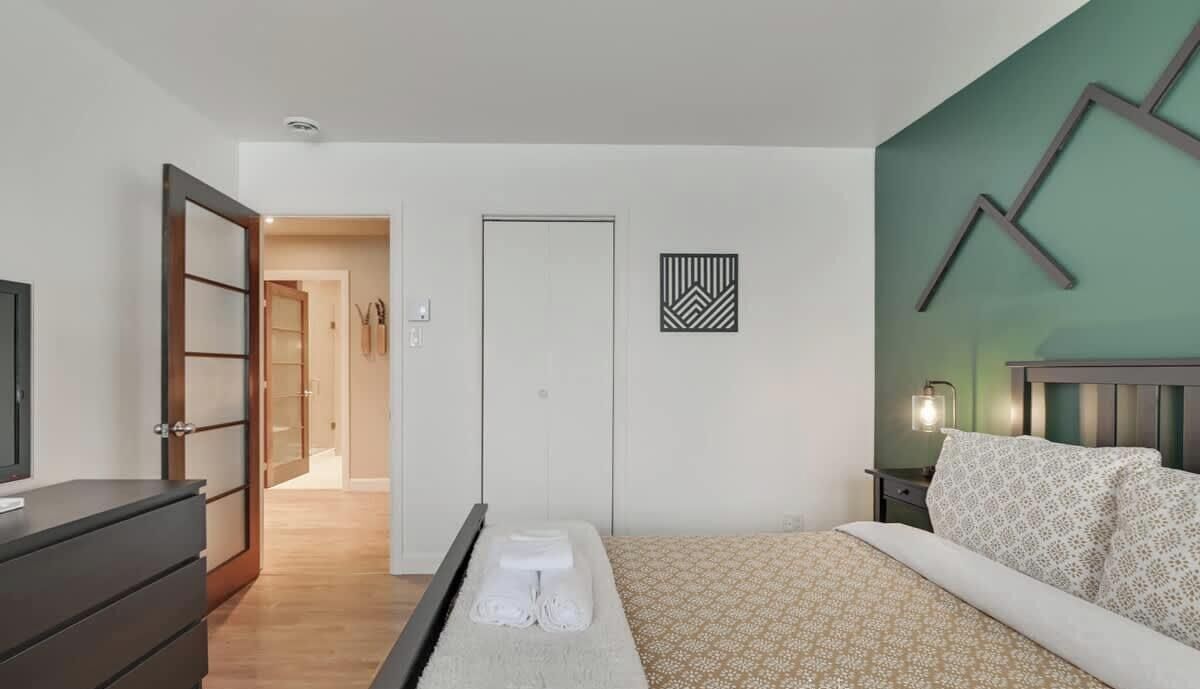 4 chambres, fer et planche à repasser, Wi-Fi, draps fournis
