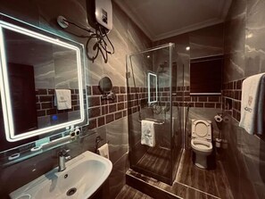 Deluxe Room, Balcony, City View | Bathroom | Free toiletries, hair dryer, towels, soap - House 27 (Lagos)