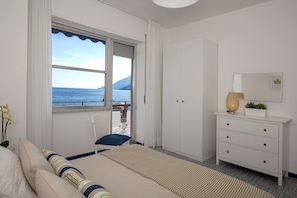 Hochwertige Bettwaren, kostenloses WLAN, Bettwäsche