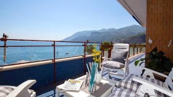 Family Apartment, 3 Bedrooms, Balcony, Sea View | Terrace/patio