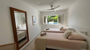 8 bedrooms, desk, travel cot, free WiFi