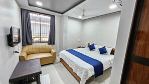 Comfort Double Room - Hotel Hare Krishna (Sihor)