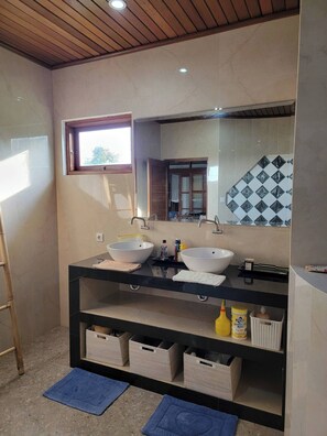 Villa, 3 chambres, balcon, vue montagne | Salle de bain
