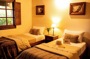 Quarto premium, 3 quartos, sacada | Wi-Fi de cortesia