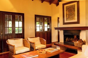 尊荣客房, 3 间卧室, 阳台 | 起居区