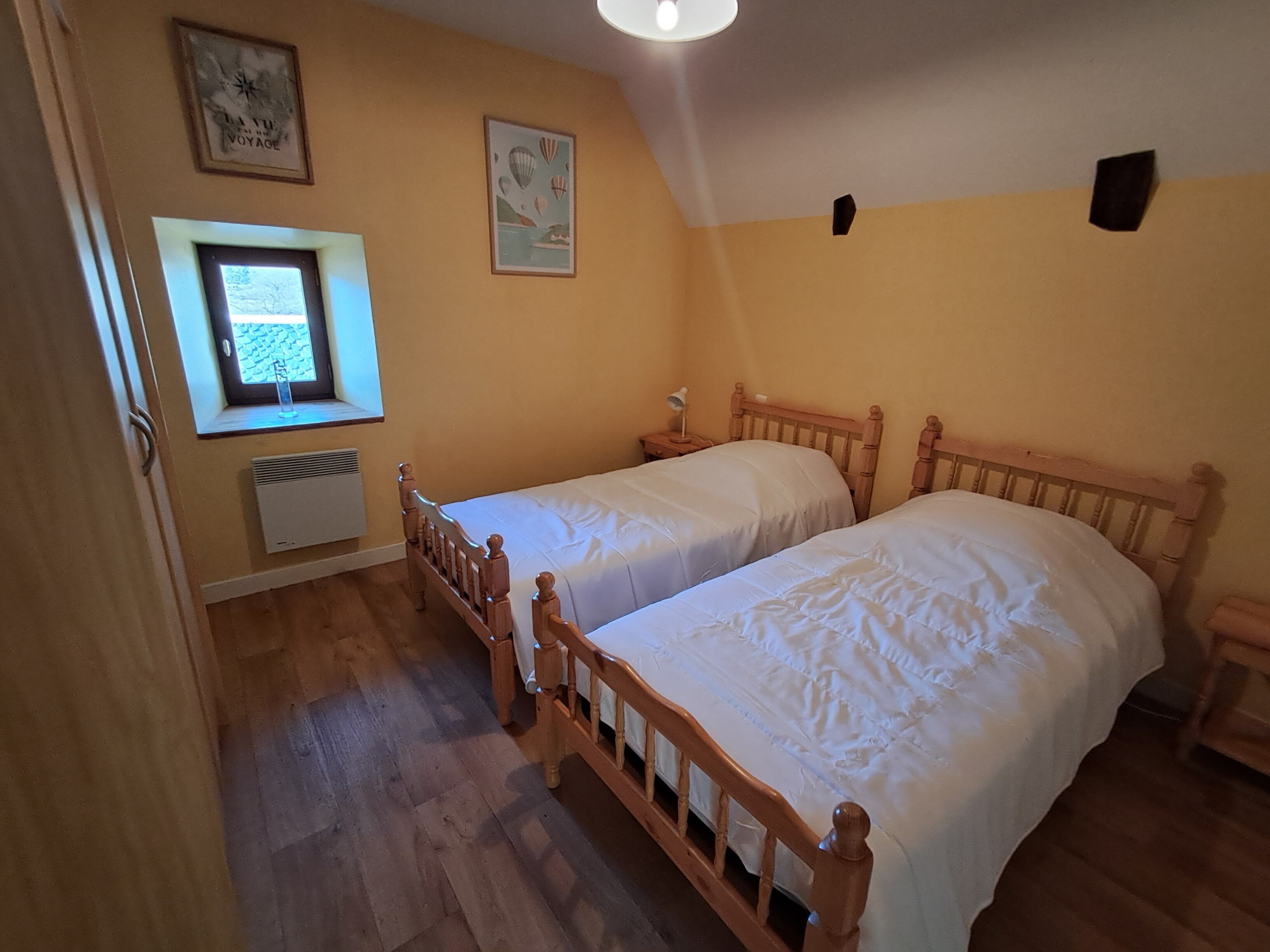 4 chambres, fer et planche à repasser, Wi-Fi gratuit