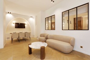 Living area - Chic Apartment - 3br/8p - Le Marais (Paris)