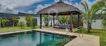 Exceptional villa with heated pool and tropical garden